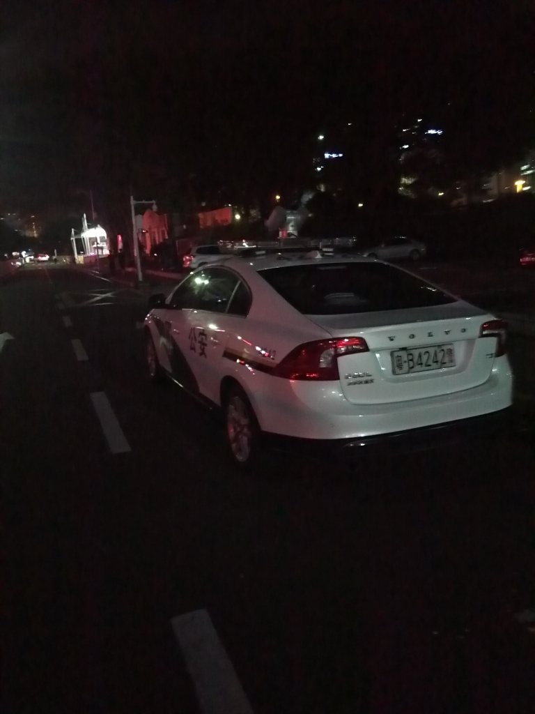 警车3.jpg